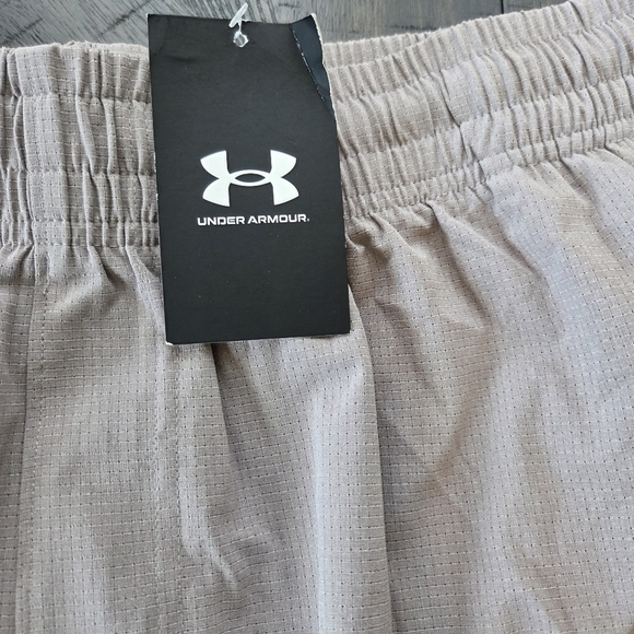 Under Armour Men's Extra Large XL UA Unstoppable Vented Gray Athletic Shorts New - Picture 4 of 11